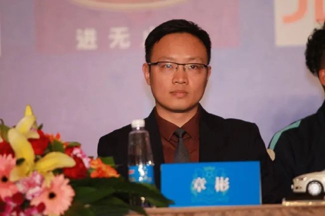 女警sm自愿被调教视频