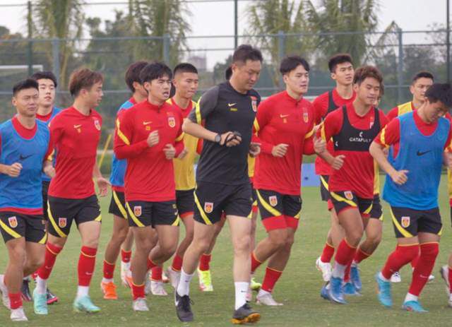 3个女人互添高潮
